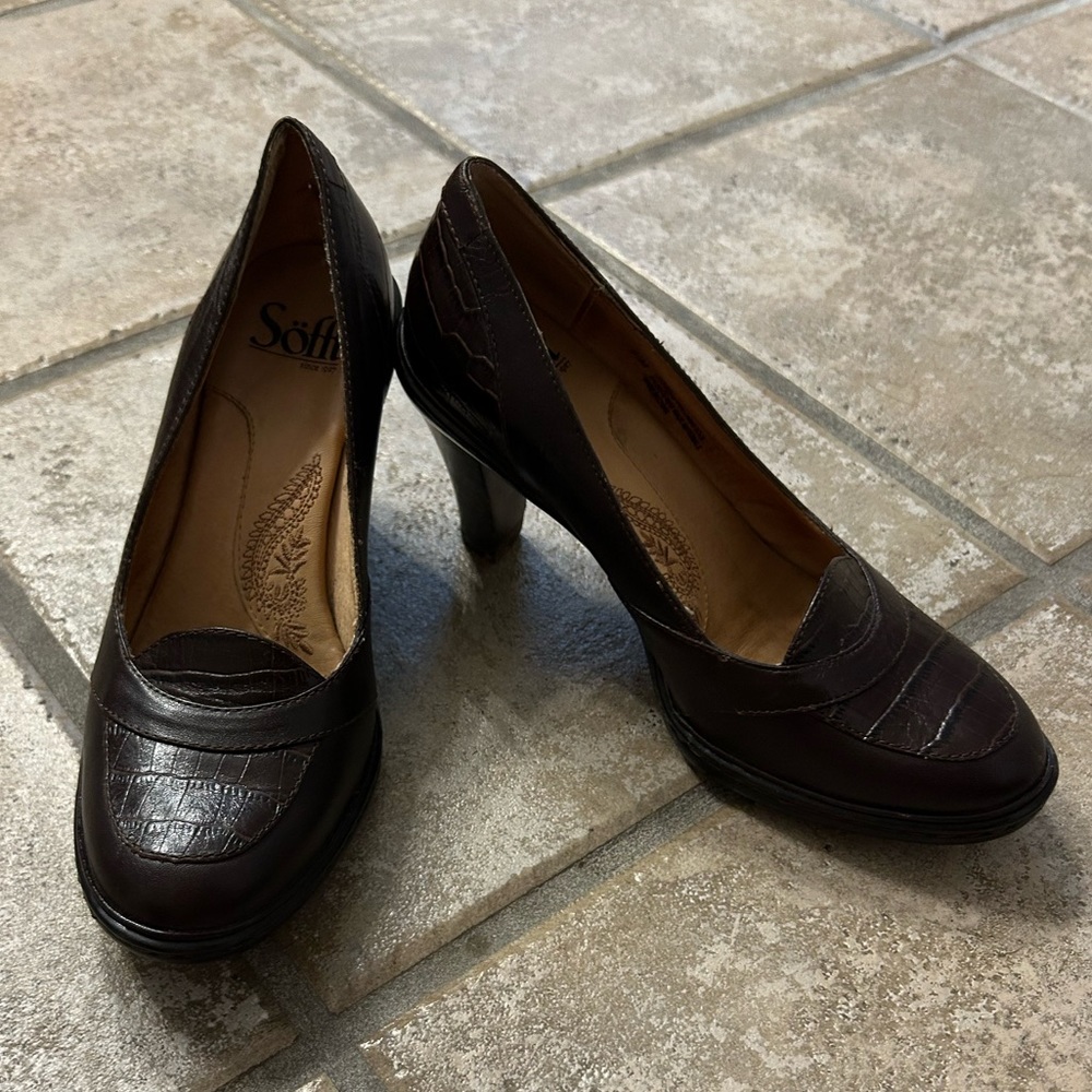 Sofft brown leather heels size 6.5